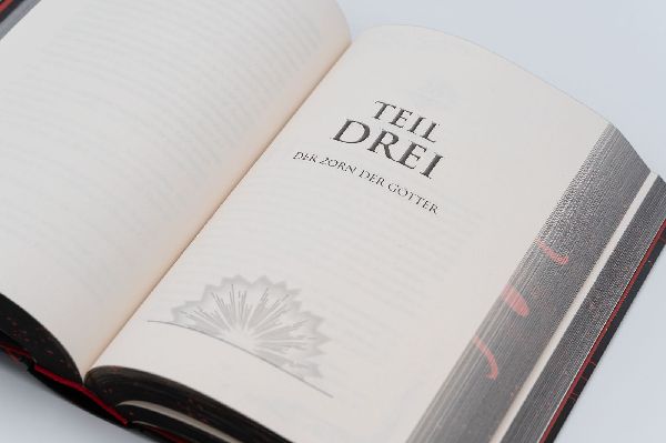 Produktbild: The Dark Is Descending