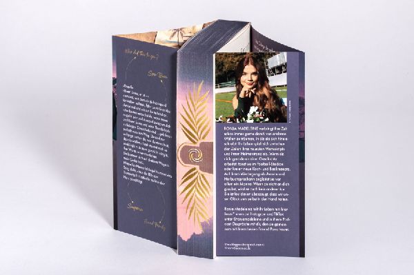 Produktbild: Love is like a Thunderbolt