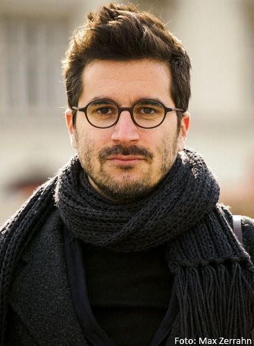 Produktbild: Am Weltenrand sitzen die Menschen und lachen