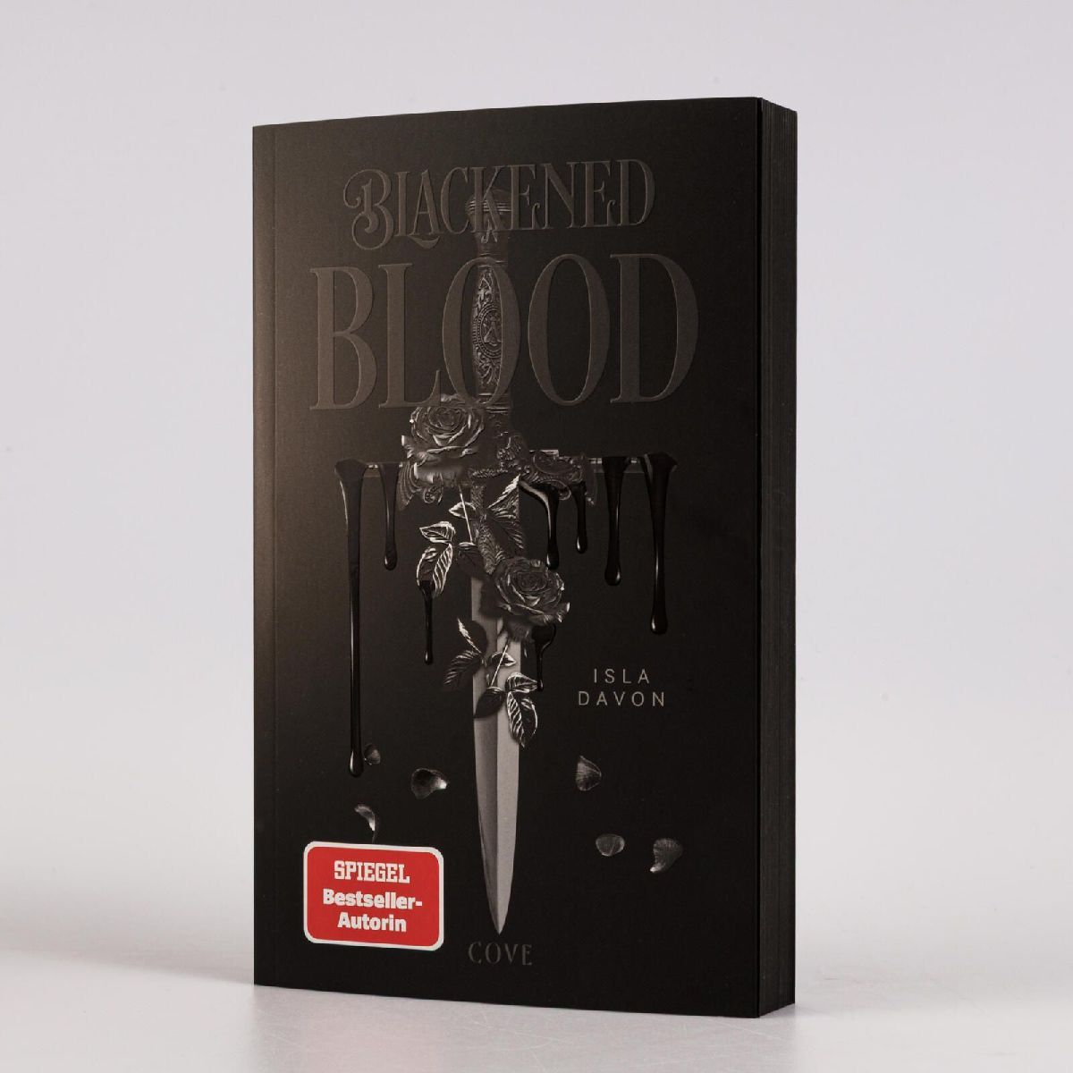 Produktbild: Blackened Blood (Blackened Blade 3)