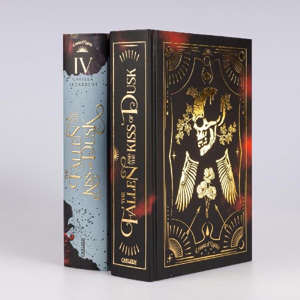 Produktbild: The Fallen and the Kiss of Dusk (Crowns of Nyaxia 4)