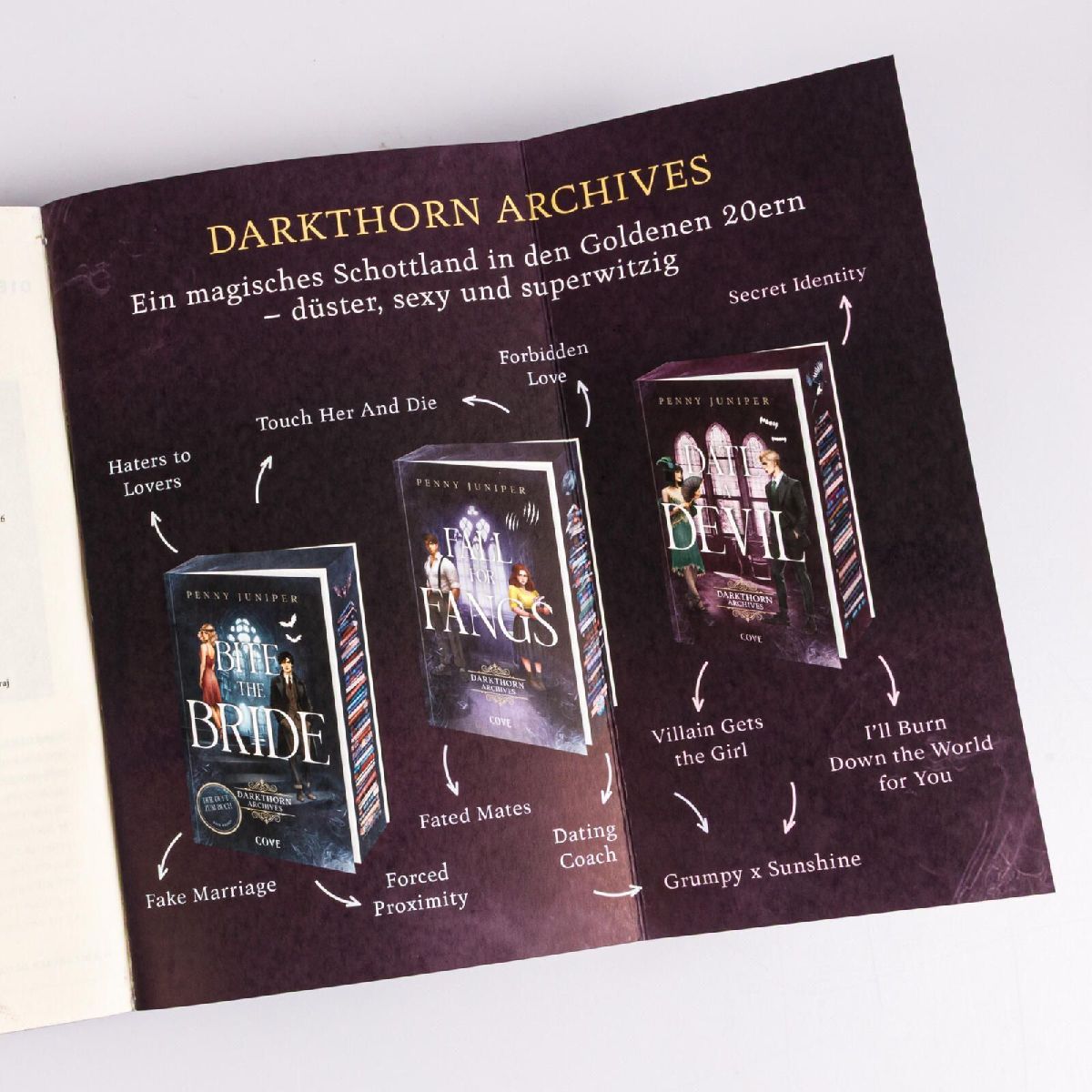 Produktbild: Date a Devil (Darkthorn Archives 3)