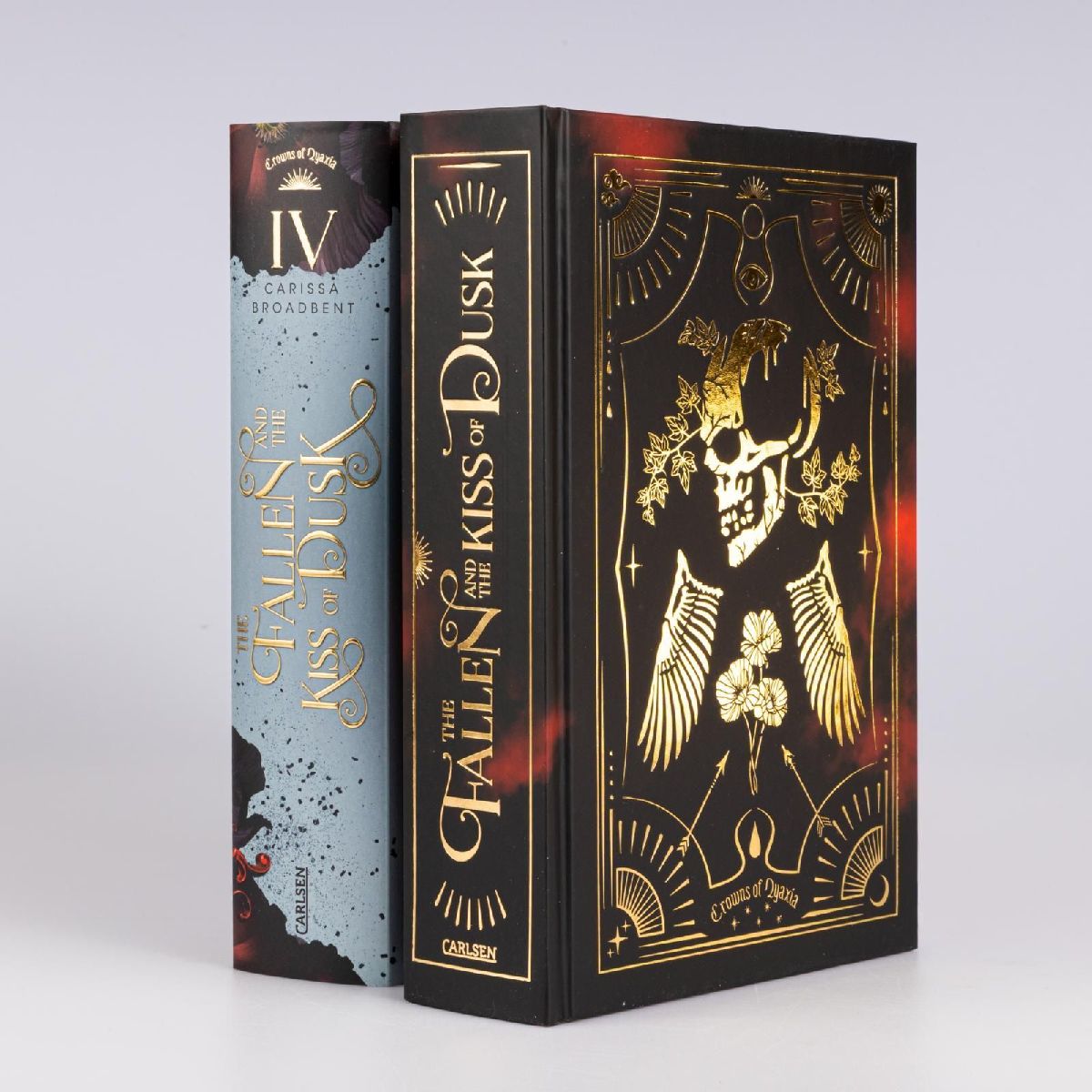 Produktbild: The Fallen and the Kiss of Dusk (Crowns of Nyaxia 4)