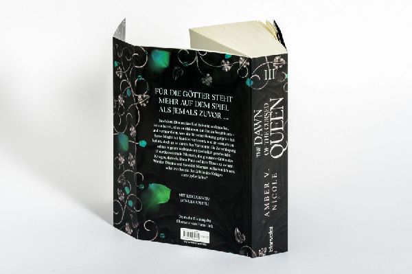 Produktbild: The Dawn of the Cursed Queen - Götter und Monster 3