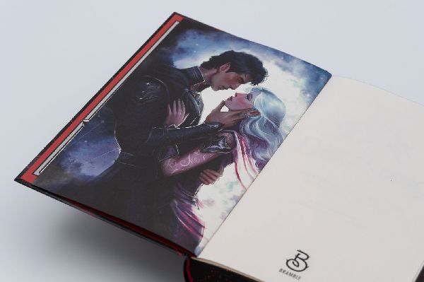 Produktbild: The Dark Is Descending